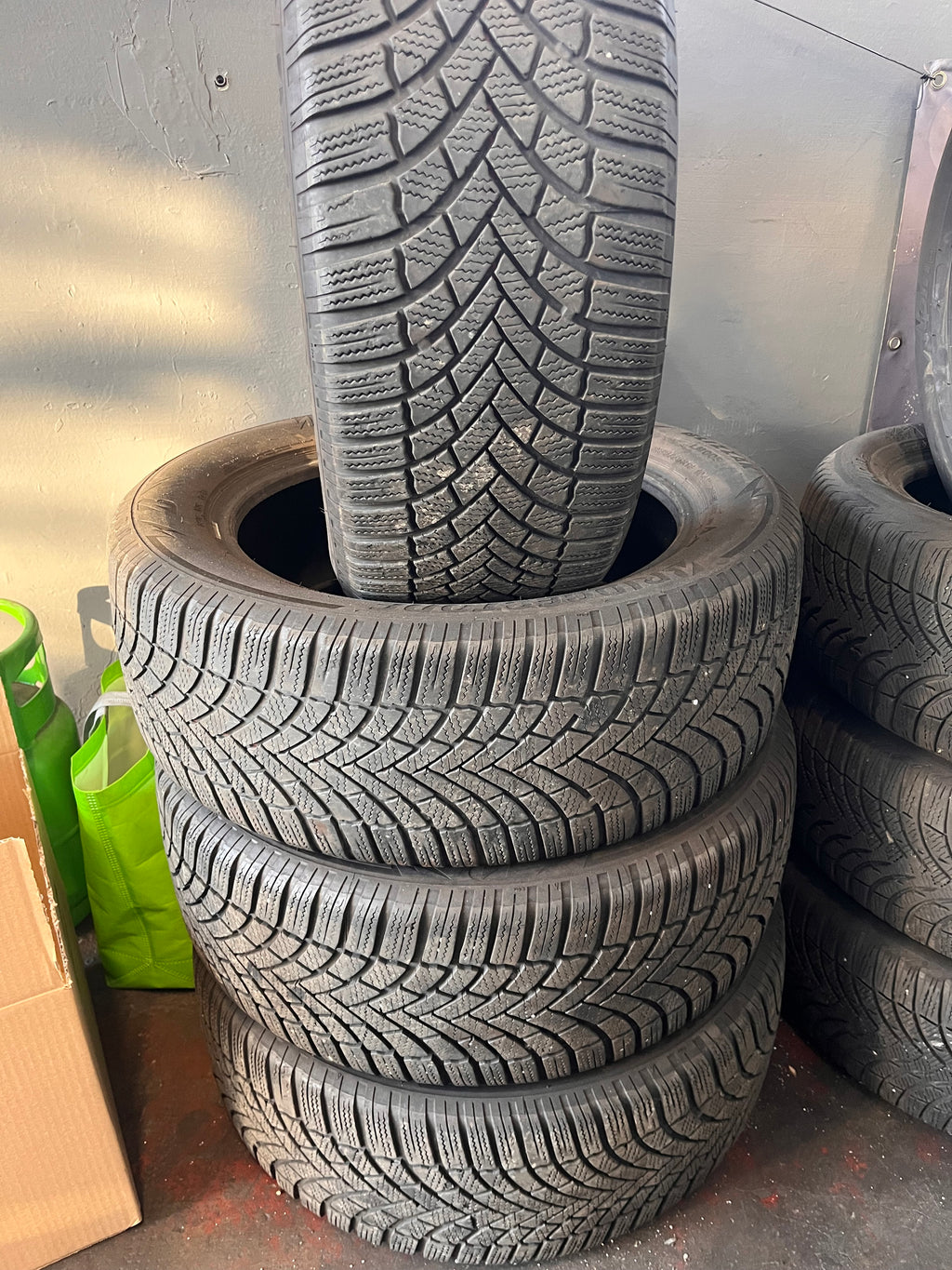 Gomme Invernali 235/55/18 104H Bridgestone.